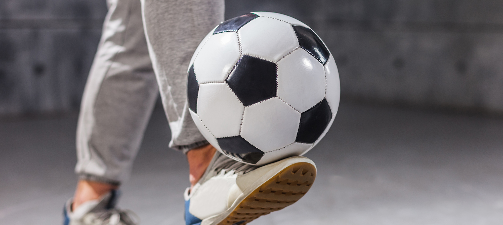 パフォーマンスは自由自在 クールなスポーツ フリースタイルフットボール Get Support Project